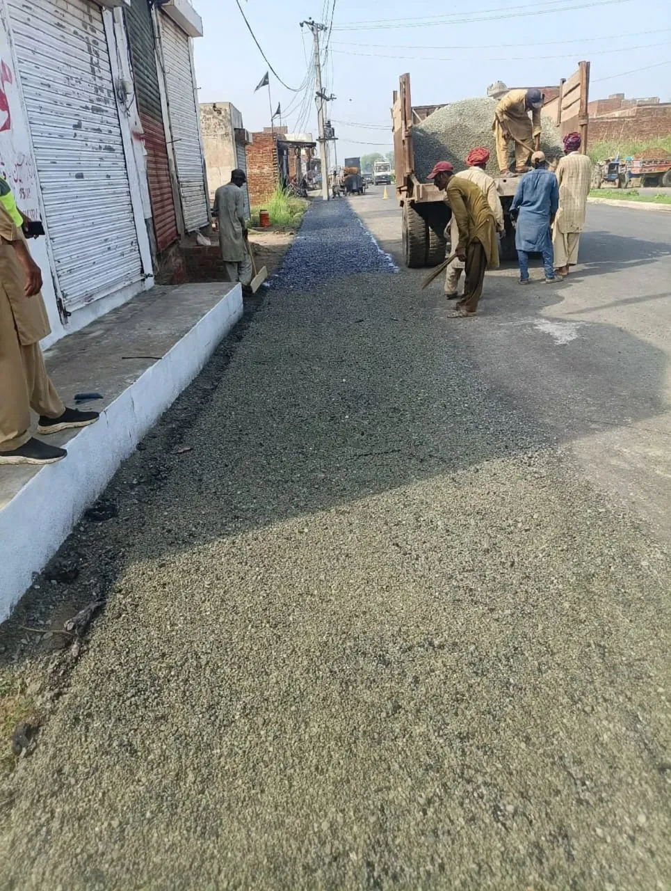 Surface treatment — chip spreading